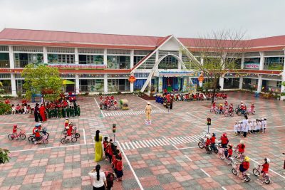 HOẠT ĐỘNG TRẢI NGHIỆM: BÉ VỚI AN TOÀN GIAO THÔNG